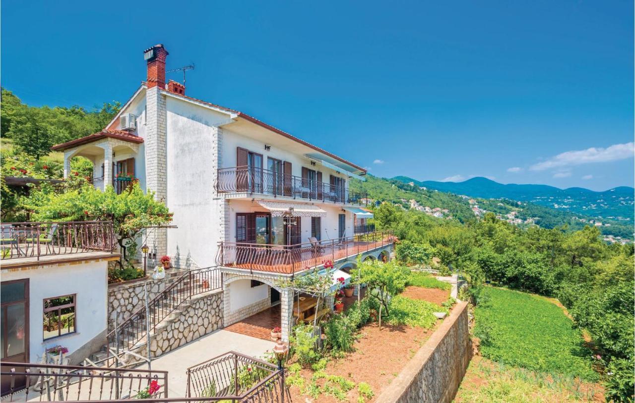 Cozy Apartment In Lovran With Kitchen Dış mekan fotoğraf