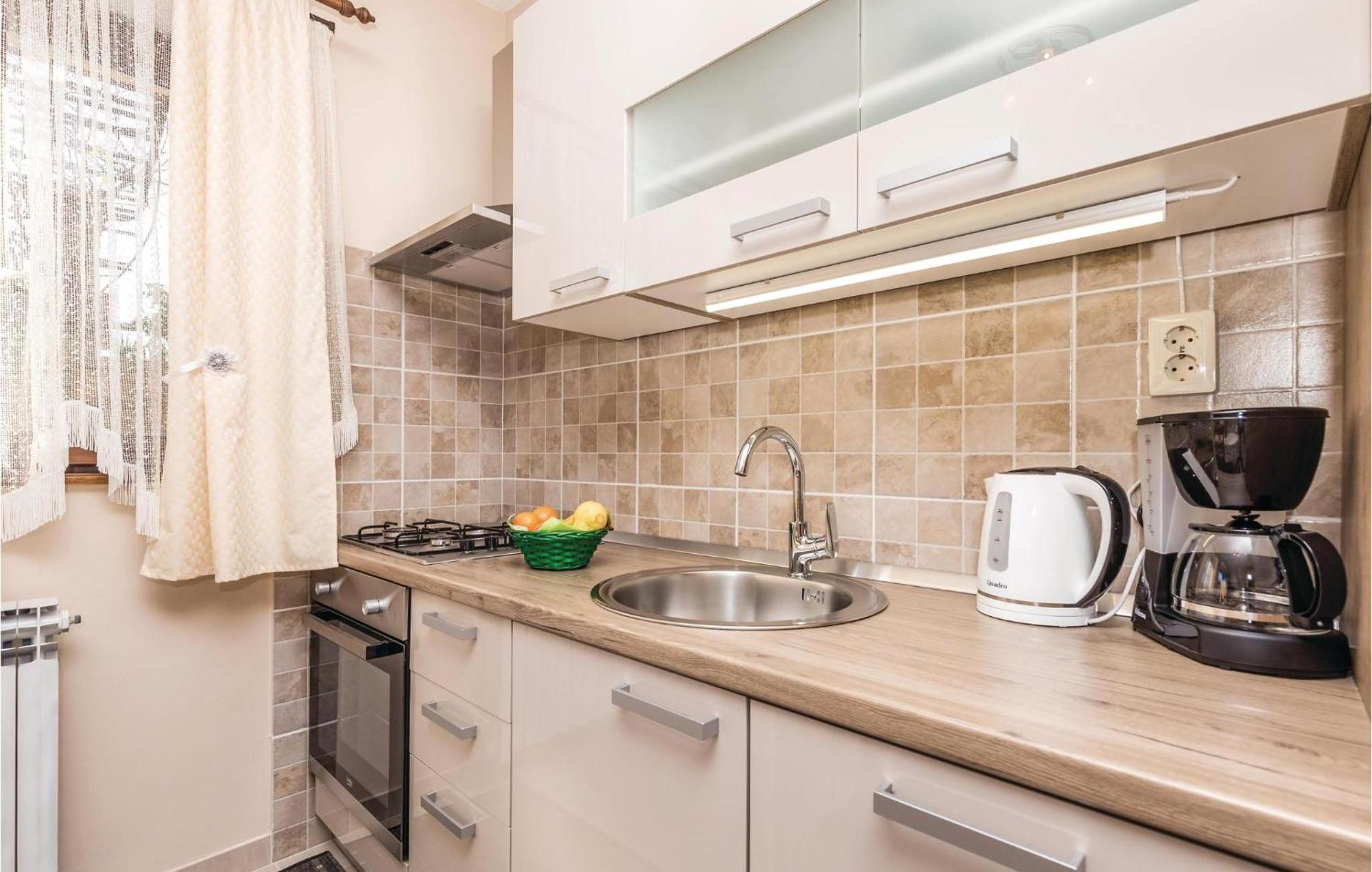 Cozy Apartment In Lovran With Kitchen Dış mekan fotoğraf